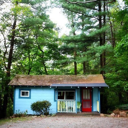 The Pines Cottages Woodfin Екстериор снимка