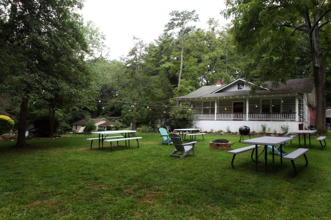 The Pines Cottages Woodfin Екстериор снимка