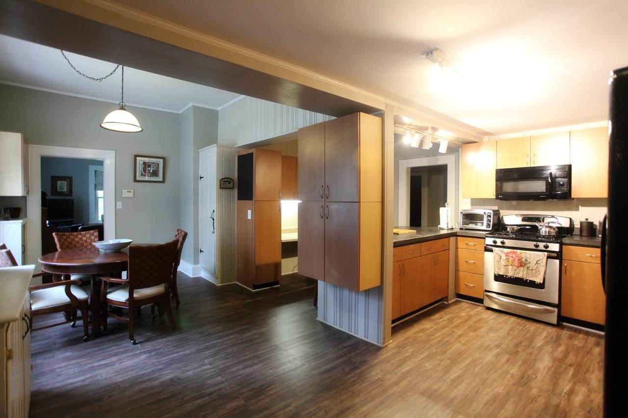 The Pines Cottages Woodfin Екстериор снимка
