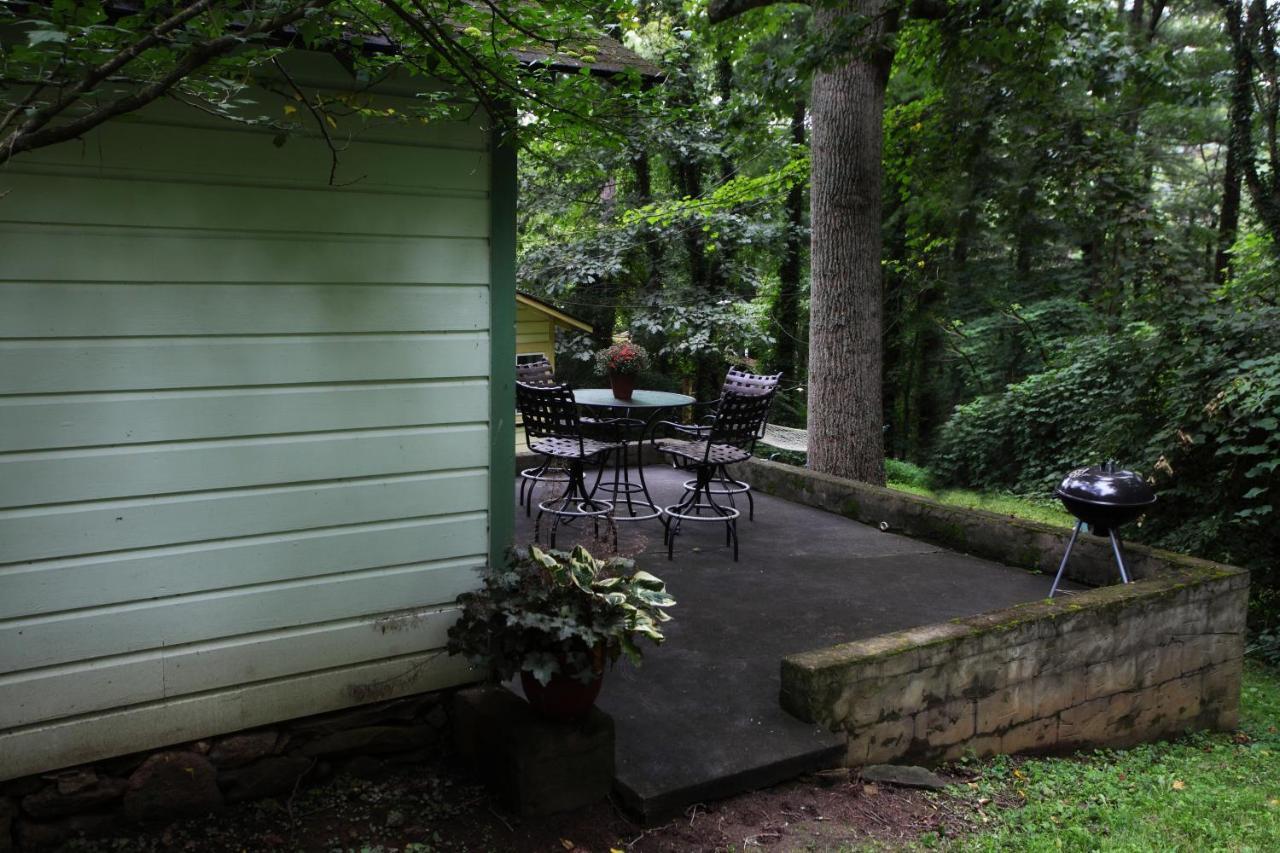 The Pines Cottages Woodfin Екстериор снимка