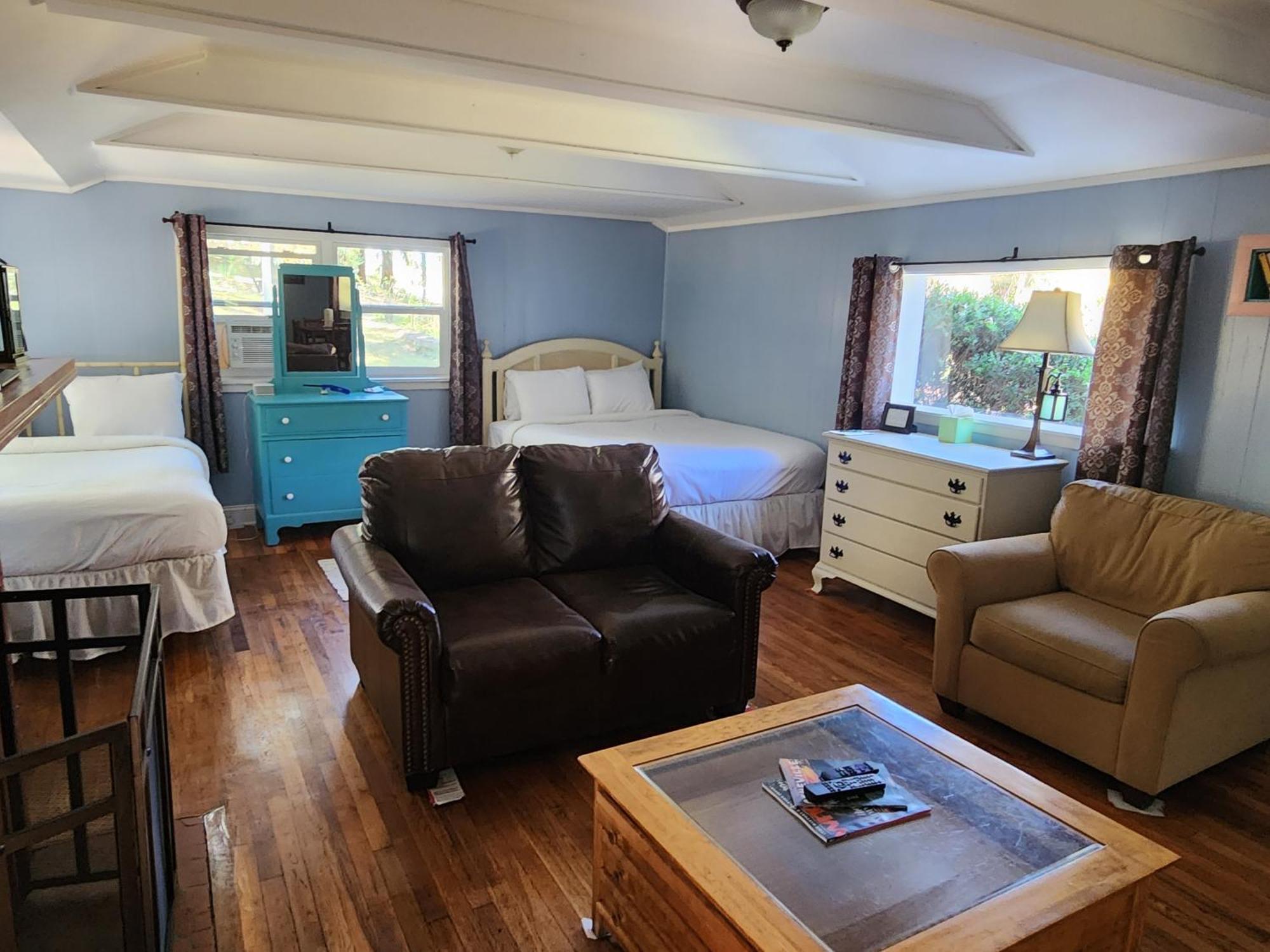 The Pines Cottages Woodfin Екстериор снимка