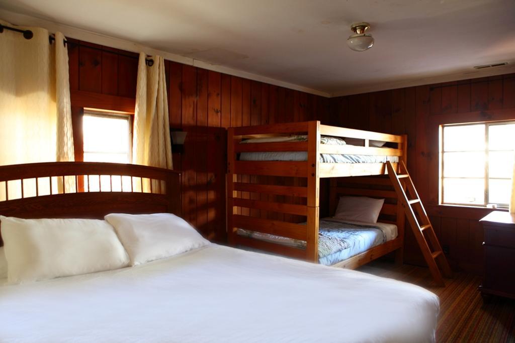 The Pines Cottages Woodfin Екстериор снимка