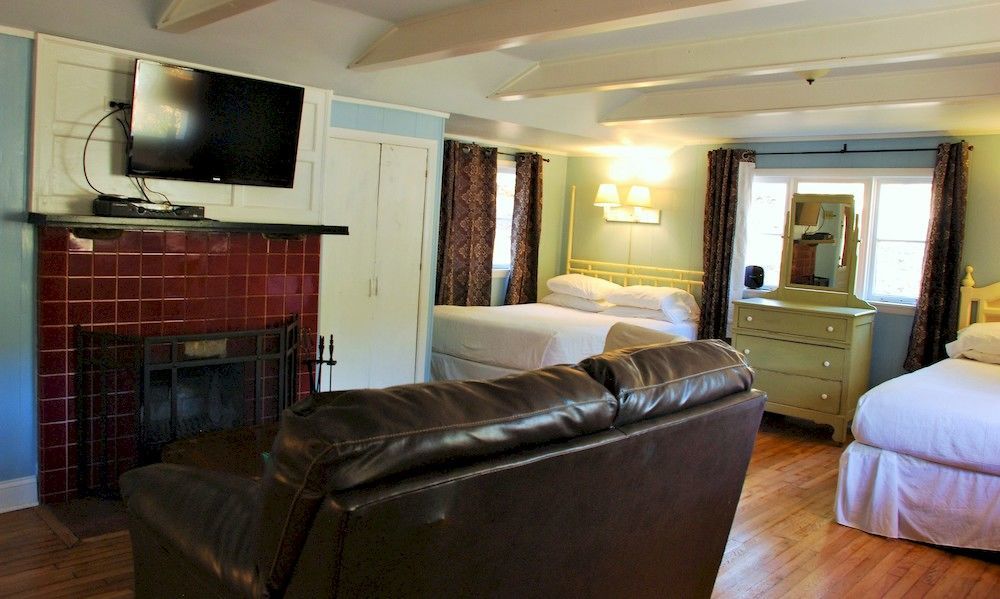 The Pines Cottages Woodfin Екстериор снимка