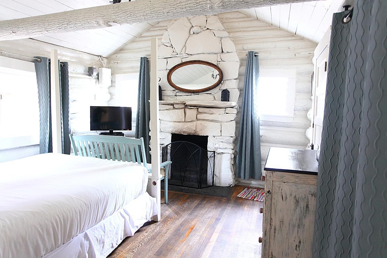 The Pines Cottages Woodfin Екстериор снимка