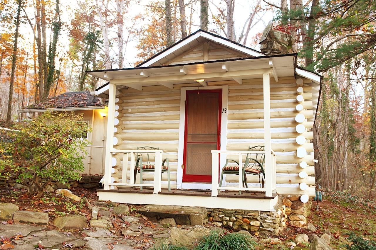 The Pines Cottages Woodfin Екстериор снимка