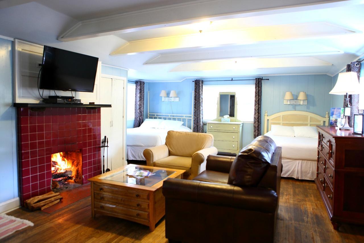 The Pines Cottages Woodfin Екстериор снимка