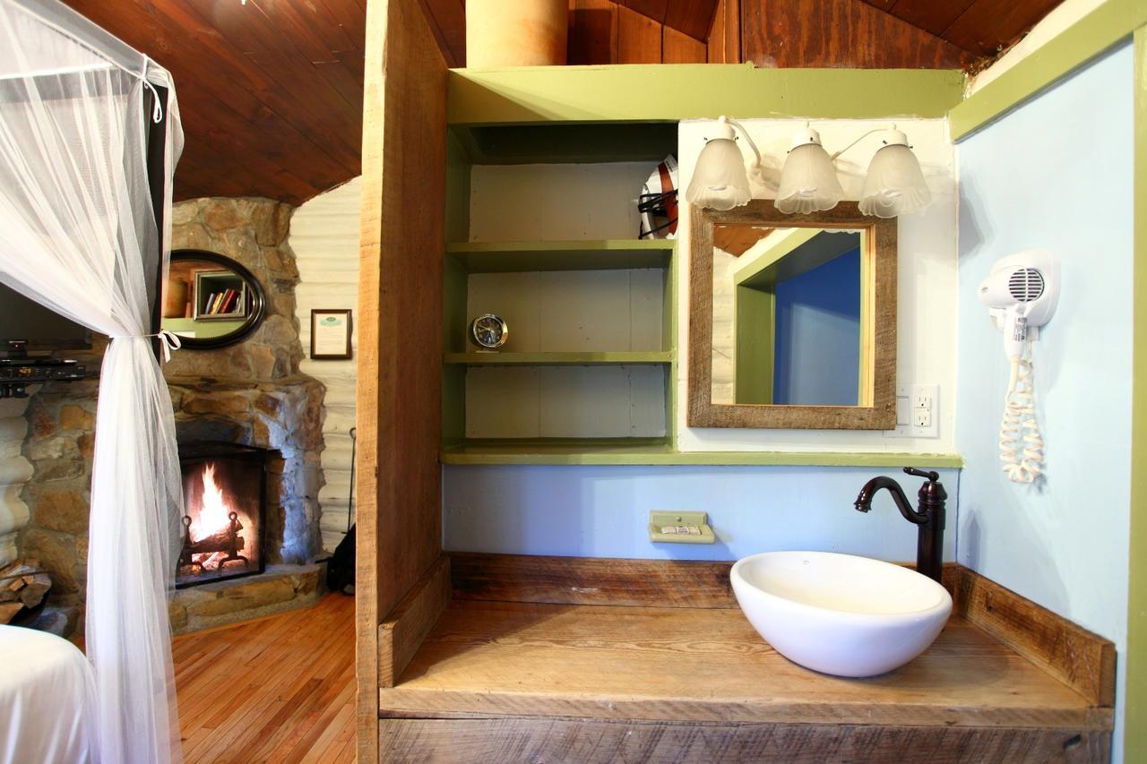 The Pines Cottages Woodfin Екстериор снимка