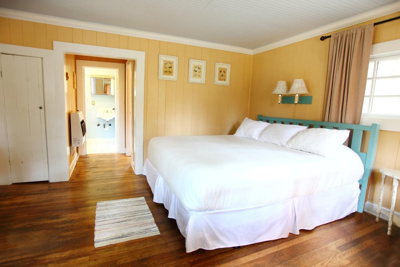The Pines Cottages Woodfin Екстериор снимка