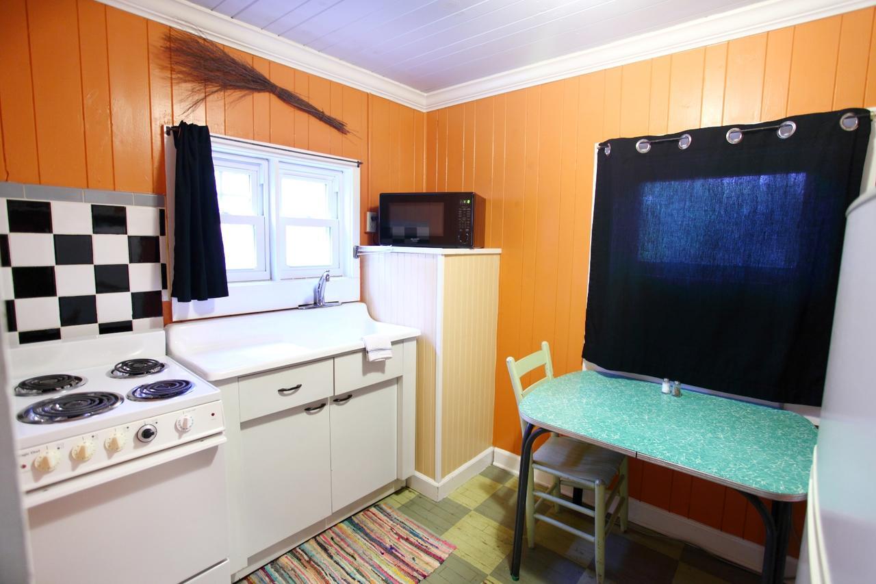 The Pines Cottages Woodfin Екстериор снимка