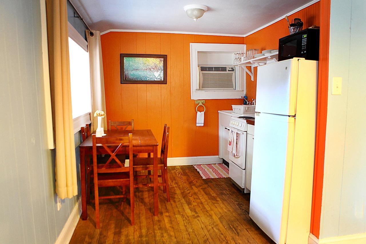 The Pines Cottages Woodfin Екстериор снимка